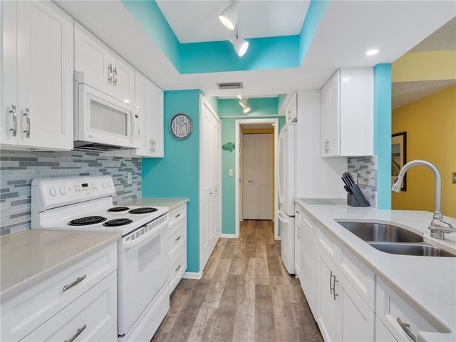 910 E Causeway Boulevard C13, Vero Beach, FL 32963