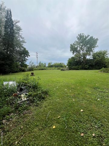 4065 Jefferson Street, Burton, MI 48509