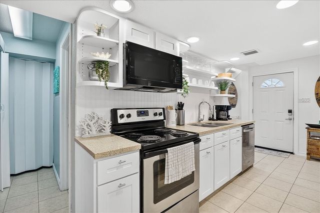 1310 S 11th St, Port Aransas, TX 78373