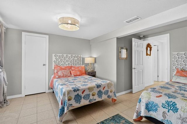1310 S 11th St, Port Aransas, TX 78373