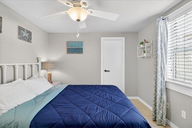 1310 S 11th St, Port Aransas, TX 78373
