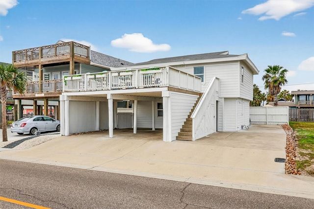 1310 S 11th St, Port Aransas, TX 78373