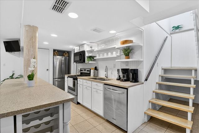 1310 S 11th St, Port Aransas, TX 78373