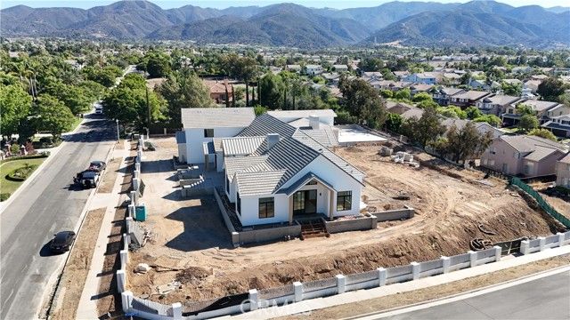 3100 Garretson Avenue, Corona, CA 92881