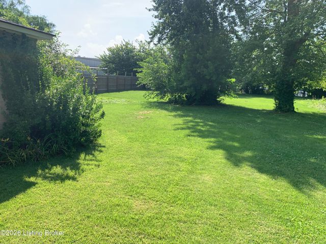 4929 Fielding Way, Louisville, KY 40216