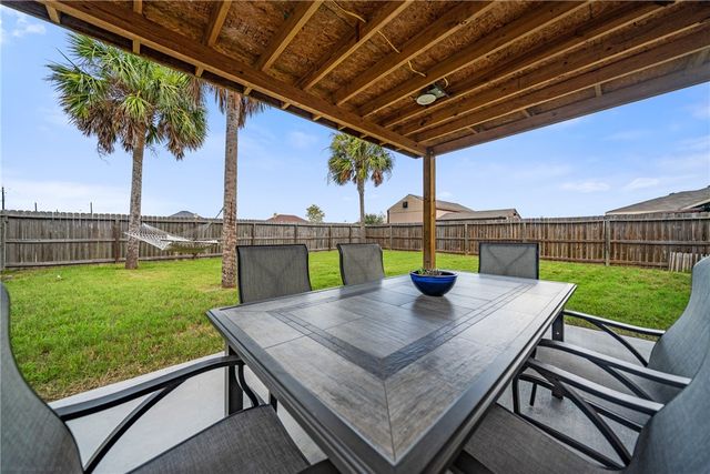2638 Date Palm Dr, Corpus Christi, TX 78418