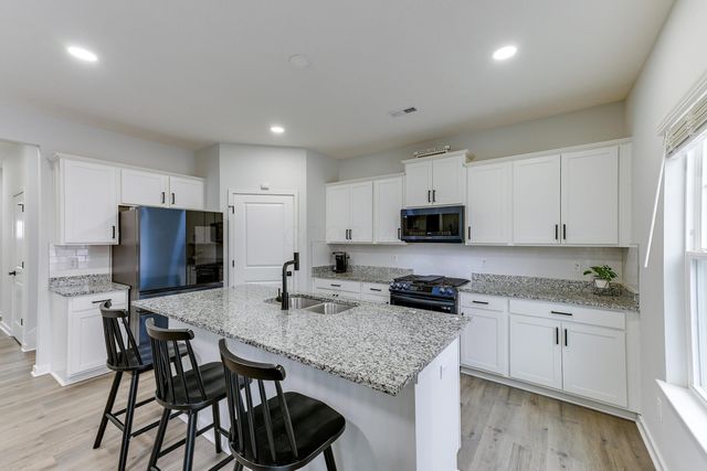 491 Park Vista Drive, Delaware, OH 43015