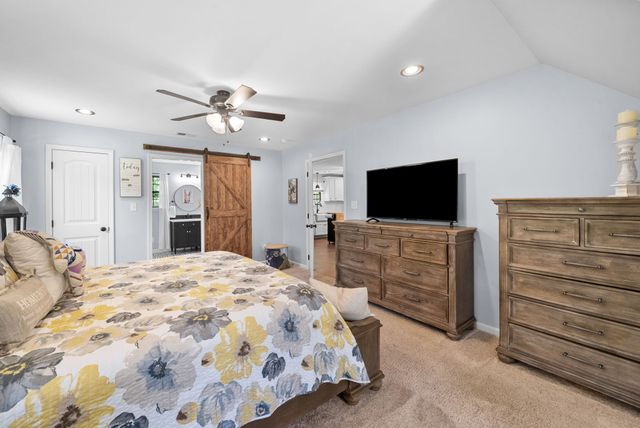 1300 Brummit Rd, Charlotte, TN 37036