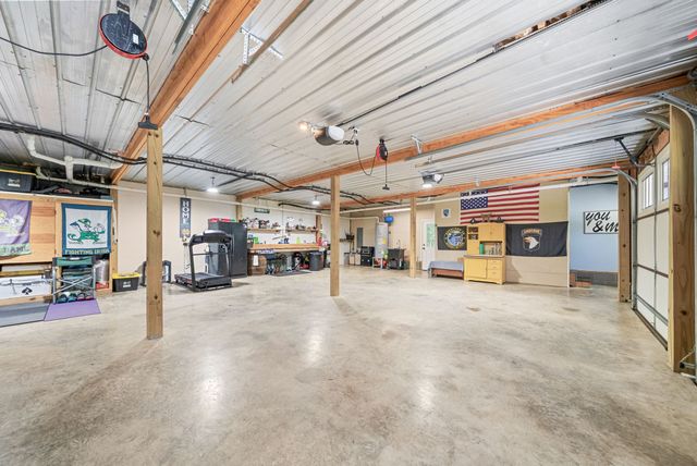 1300 Brummit Rd, Charlotte, TN 37036