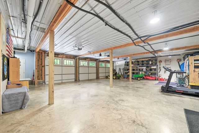 1300 Brummit Rd, Charlotte, TN 37036