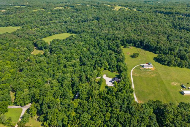 1300 Brummit Rd, Charlotte, TN 37036
