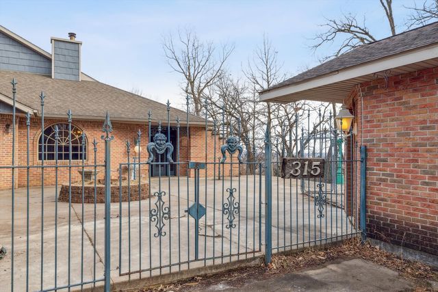 315 N 9th Street, Clinton, IA 52372