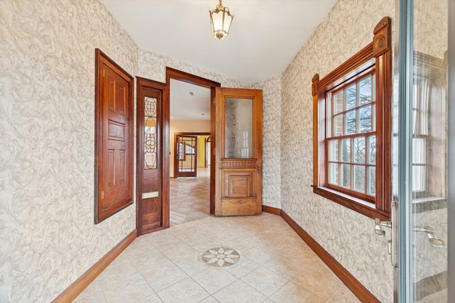 315 N 9th Street, Clinton, IA 52372