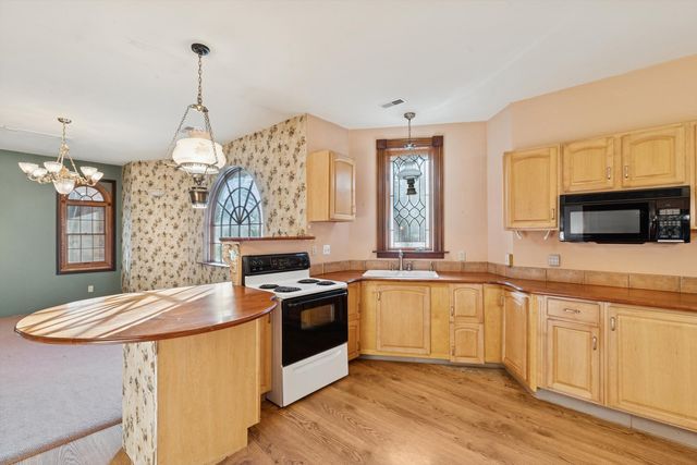 315 N 9th Street, Clinton, IA 52372