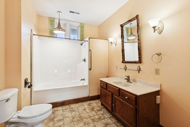 315 N 9th Street, Clinton, IA 52372