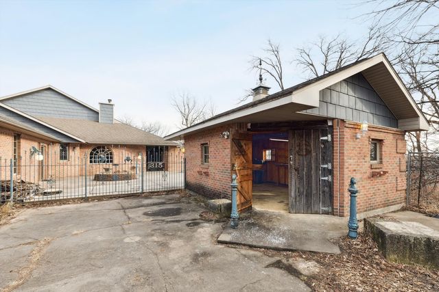 315 N 9th Street, Clinton, IA 52372