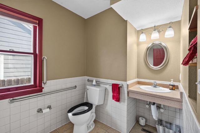 1069 S Robert Street, West Saint Paul, MN 55118
