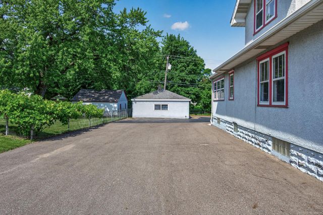 1069 S Robert Street, West Saint Paul, MN 55118