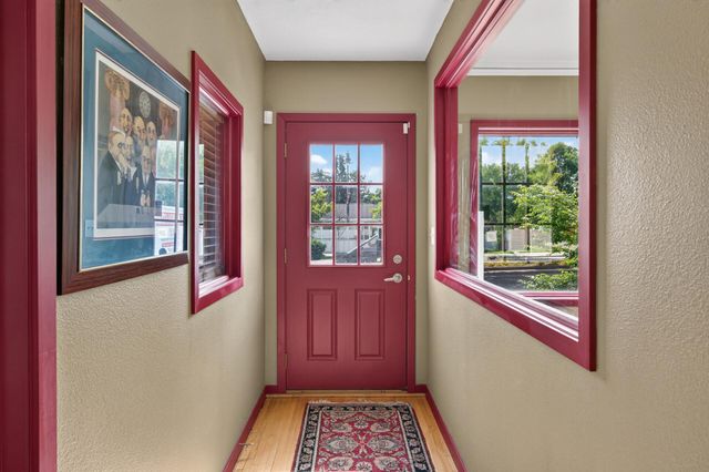 1069 S Robert Street, West Saint Paul, MN 55118