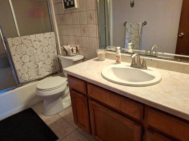 250 Gonzalez Drive, Hollister, CA 95023