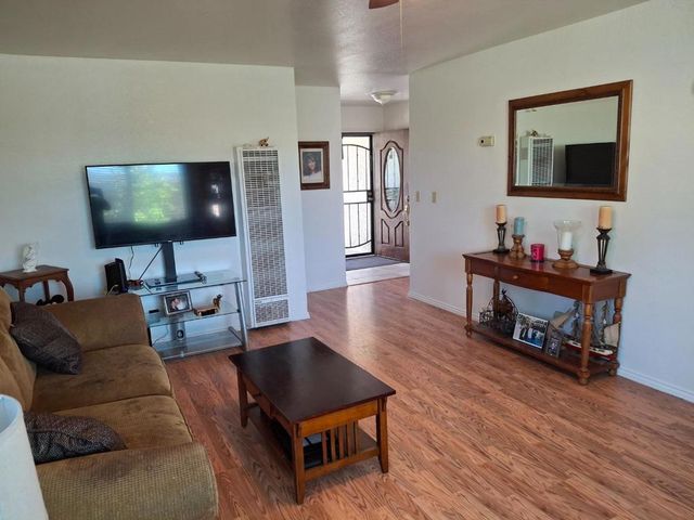 250 Gonzalez Drive, Hollister, CA 95023