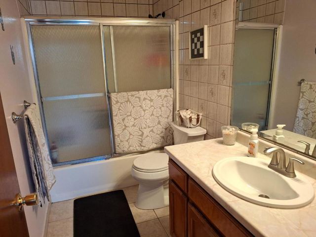 250 Gonzalez Drive, Hollister, CA 95023