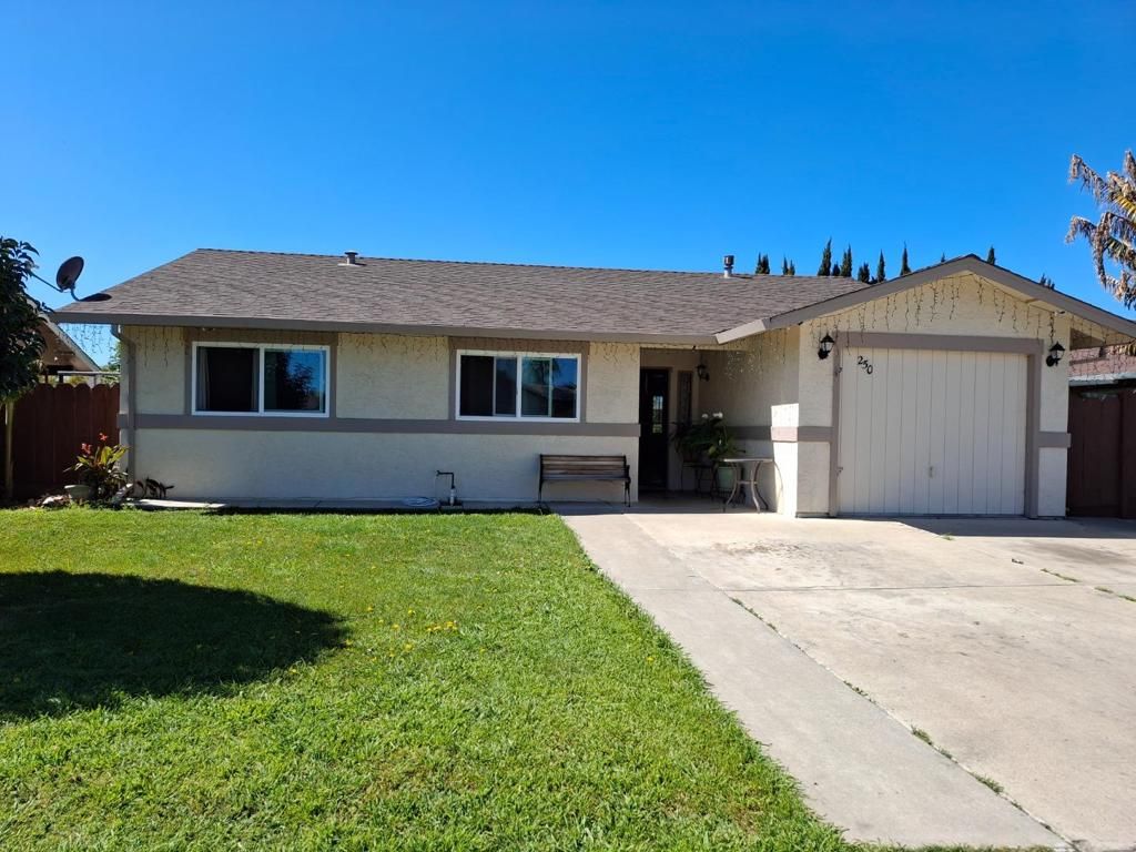 250 Gonzalez Drive, Hollister, CA 95023