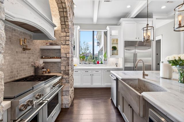 23 Rugged Lark Circle, Tomball, TX 77377