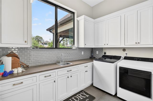 23 Rugged Lark Circle, Tomball, TX 77377