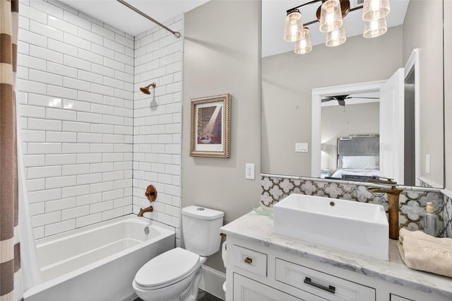 23 Rugged Lark Circle, Tomball, TX 77377