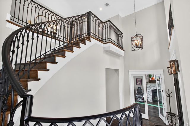 23 Rugged Lark Circle, Tomball, TX 77377