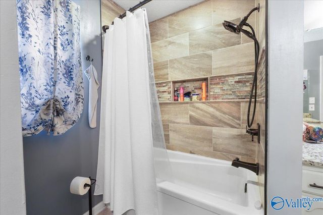 16099 Mooresville Road, Athens, AL 35613