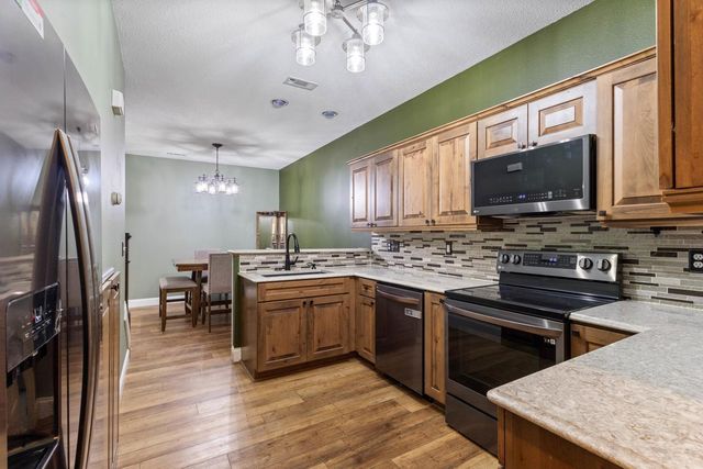 13865 Hyacinth Drive, Rogers, MN 55374