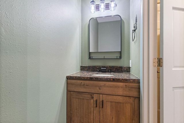 13865 Hyacinth Drive, Rogers, MN 55374