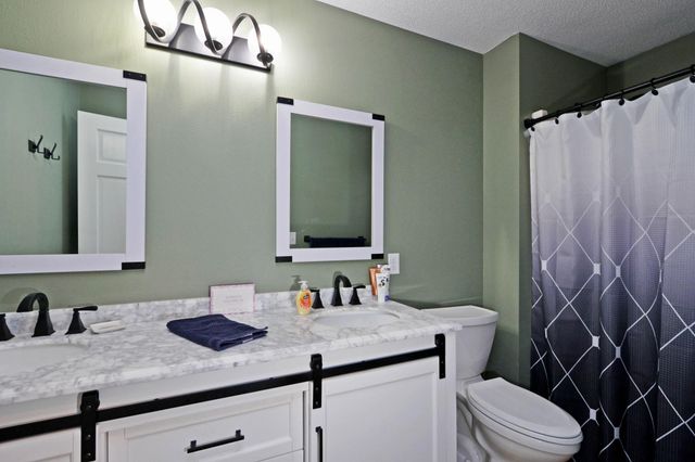 13865 Hyacinth Drive, Rogers, MN 55374