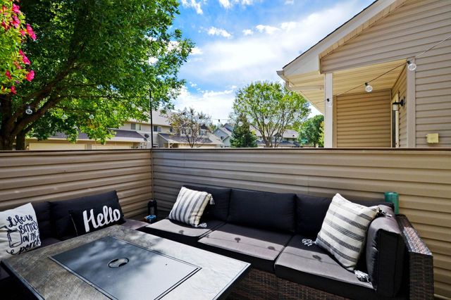 13865 Hyacinth Drive, Rogers, MN 55374