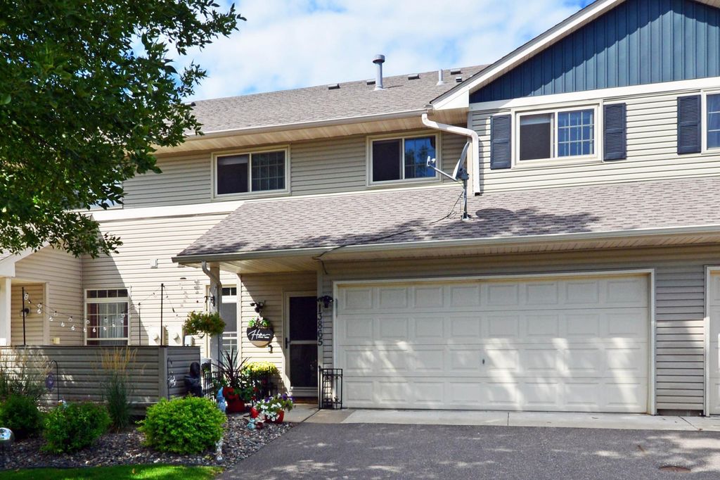 13865 Hyacinth Drive, Rogers, MN 55374