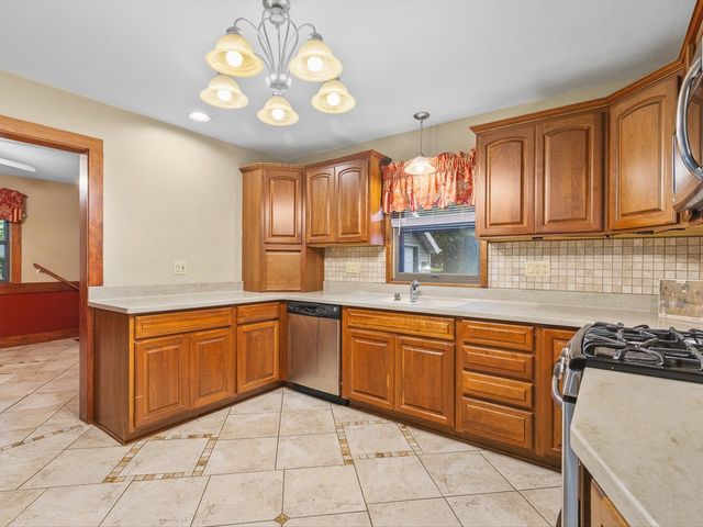 512 S Elida Street, Winnebago, IL 61088