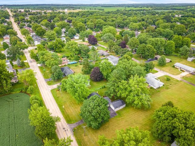 512 S Elida Street, Winnebago, IL 61088