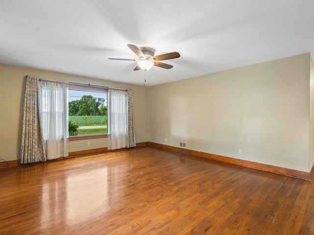 512 S Elida Street, Winnebago, IL 61088