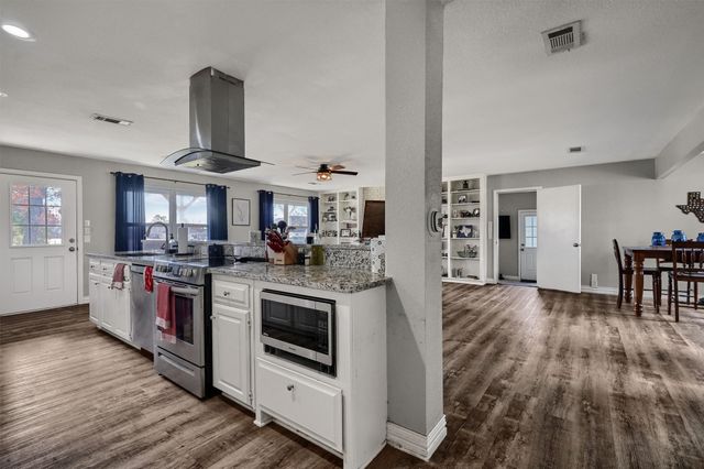 143 E Mohave Drive, Lake Kiowa, TX 76240