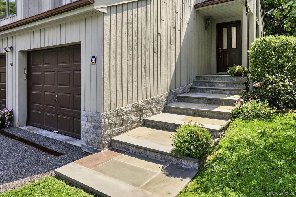 25 Fawn Lane, Somers, NY 10589 — photo 2