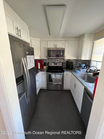 32 Baker Drive, West Long Branch, NJ 07764