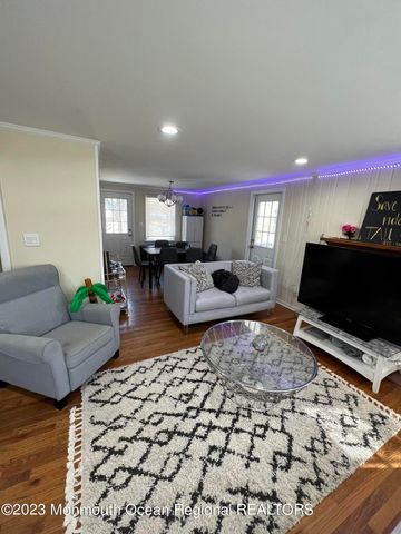 32 Baker Drive, West Long Branch, NJ 07764