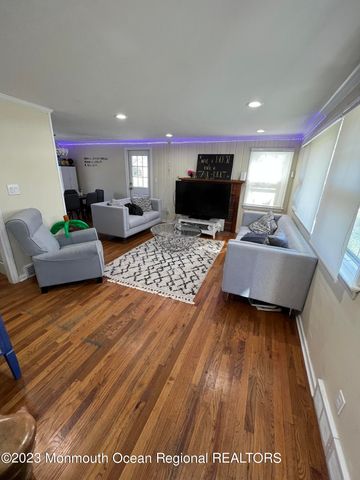 32 Baker Drive, West Long Branch, NJ 07764