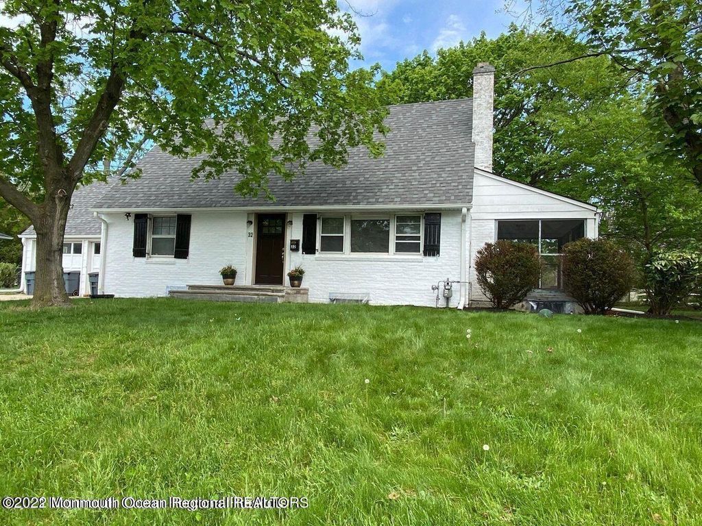 32 Baker Drive, West Long Branch, NJ 07764