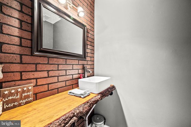 46 SAWGRASS LN, Newtown Square, PA 19073