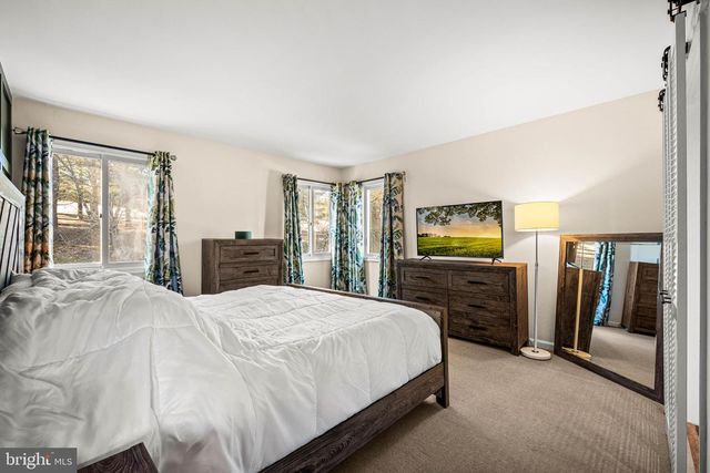 46 SAWGRASS LN, Newtown Square, PA 19073