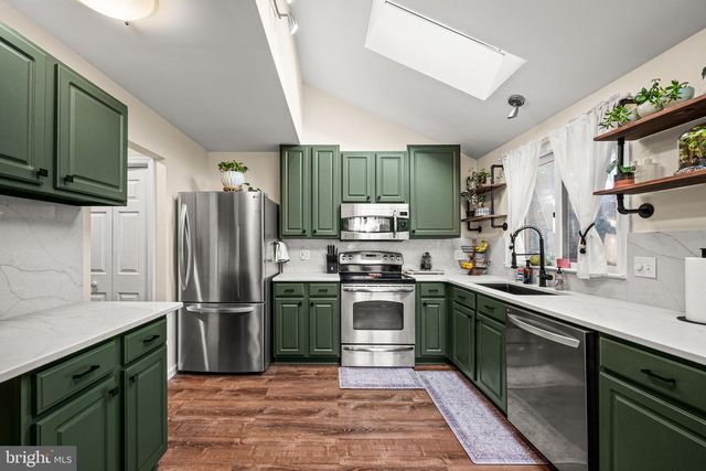 46 SAWGRASS LN, Newtown Square, PA 19073