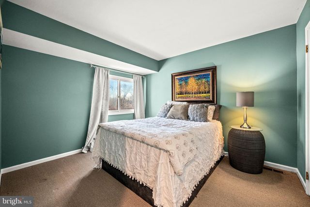 46 SAWGRASS LN, Newtown Square, PA 19073